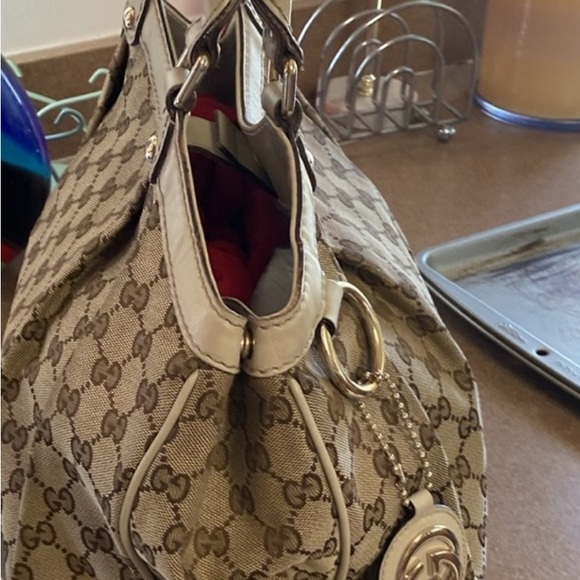 Gucci Suki  GG Shoulder Bag - Picture 3 of 16